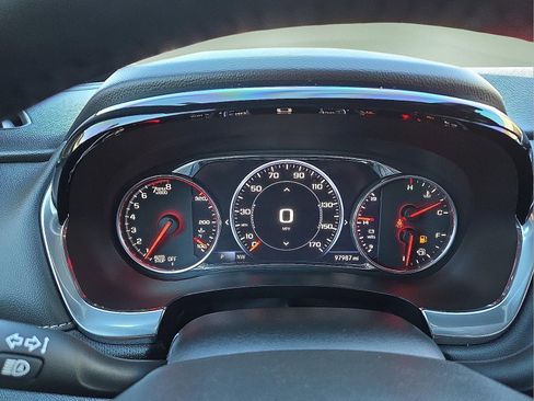 Used 2022 Chevrolet Traverse Premier image 23