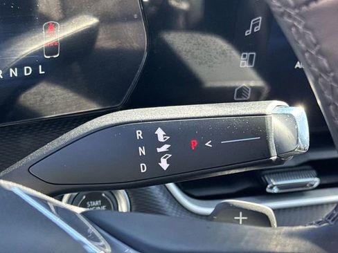 Used 2025 Chevrolet Equinox LT w/ Convenience Package II image 18