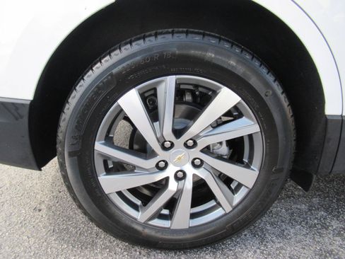 Used 2024 Chevrolet Equinox Premier FWD image 9