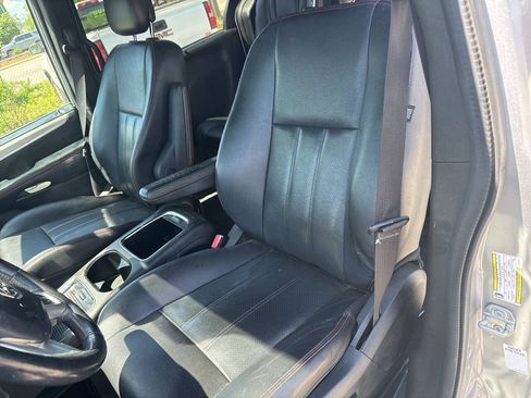 Used 2018 Dodge Grand Caravan GT FWD image 14