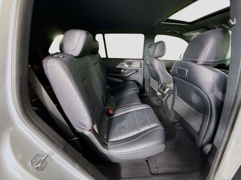 Used 2020 Mercedes-Benz GLS 450 4MATIC image 23