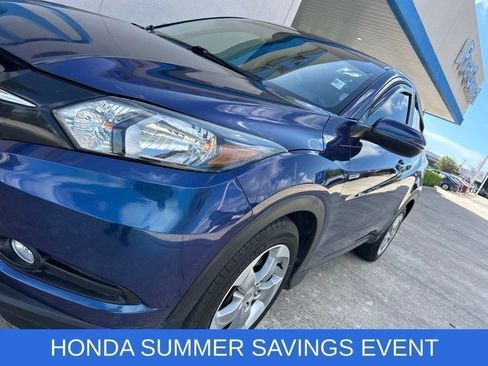 Used 2017 Honda HR-V EX image 4