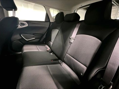 Used 2025 Kia Soul LX FWD image 31