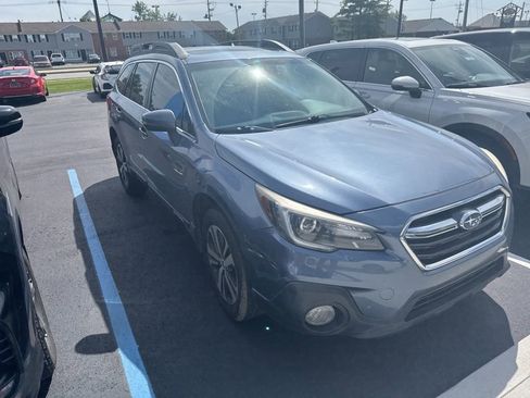 Used 2018 Subaru Outback 3.6R Limited AWD/4WD image 12