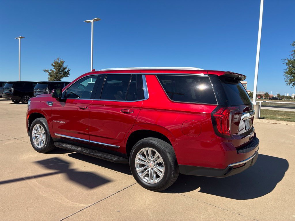 Used 2021 GMC Yukon SLT w/ SLT Premium Package RWD image 3