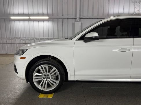 Used 2018 Audi Q5 2.0T Premium Plus w/ Premium Plus Package AWD/4WD image 12