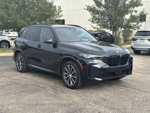Used 2025 BMW X5 xDrive40i w/ M Sport Package AWD/4WD image 3