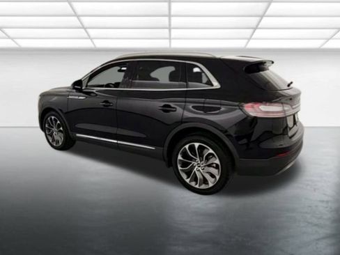 Used 2022 Lincoln Nautilus Reserve image 6