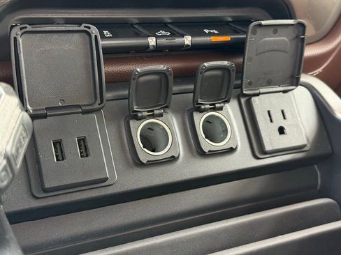 Used 2018 Chevrolet Silverado 1500 High Country image 21