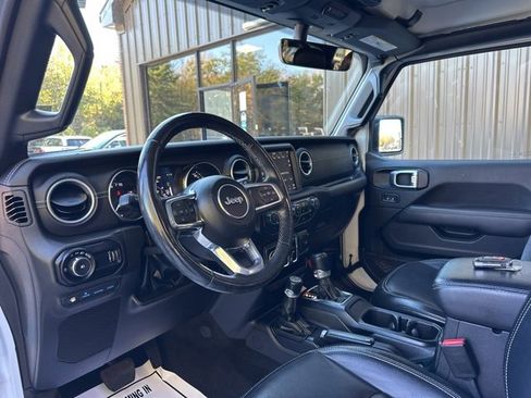 Used 2023 Jeep Wrangler Unlimited Sahara w/ Cold Weather Group image 13