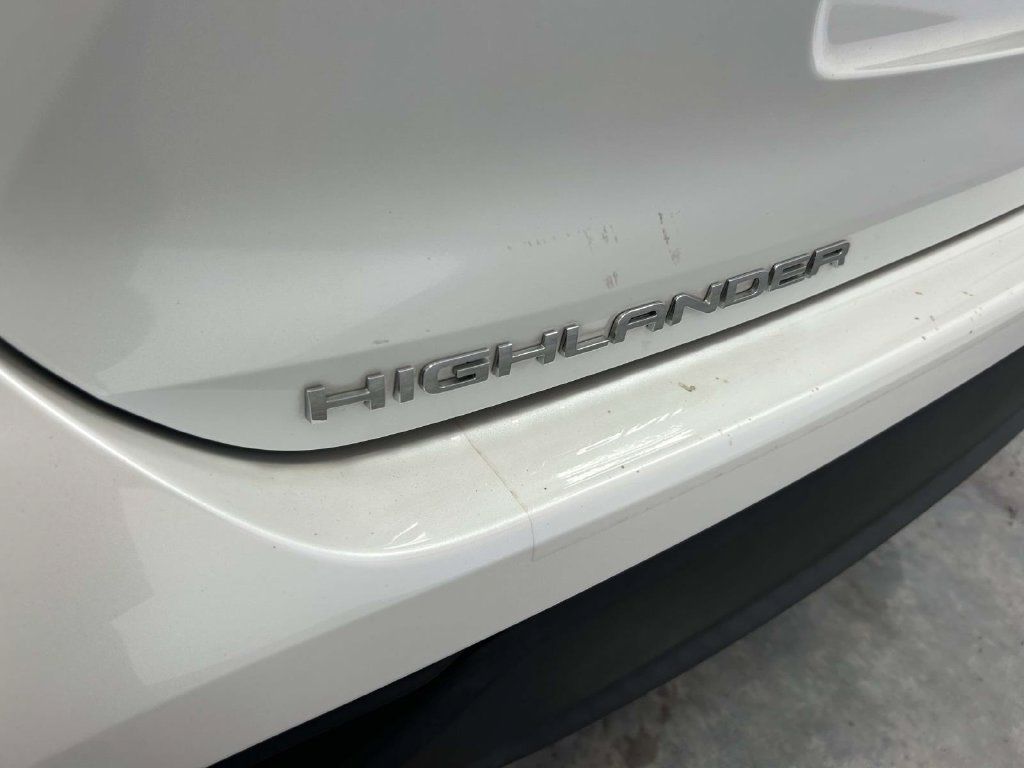Used 2022 Toyota Highlander XLE FWD image 10