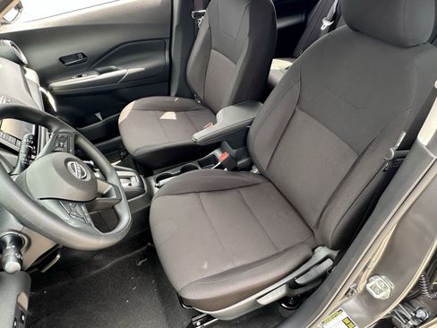 New 2025 Nissan Kicks Play S image 16