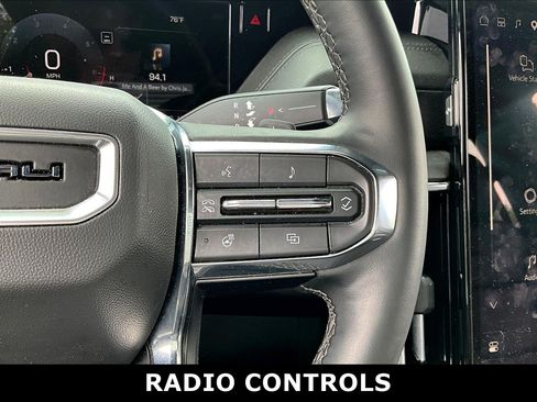 Used 2025 GMC Yukon XL Denali AWD/4WD image 6