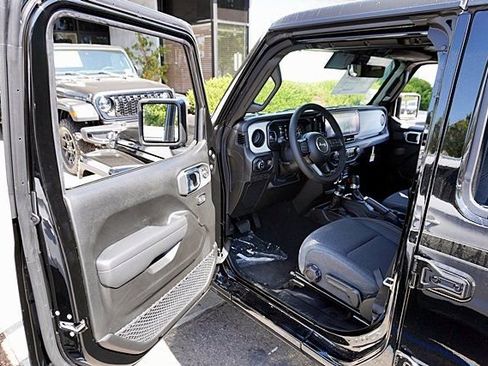 New 2025 Jeep Gladiator Sport S image 43