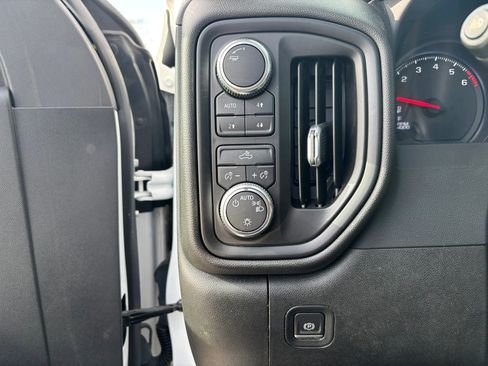 Used 2023 GMC Sierra 1500 Pro w/ X31 Off-Road Package AWD/4WD image 19