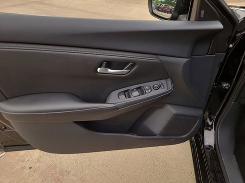 Certified 2025 Nissan Sentra SV FWD image 16