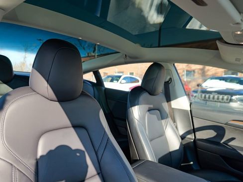 Used 2023 Tesla Model 3 Standard Range image 34