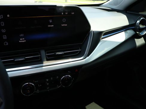 Used 2024 Chevrolet Trax LT w/ Driver Confidence Package image 16