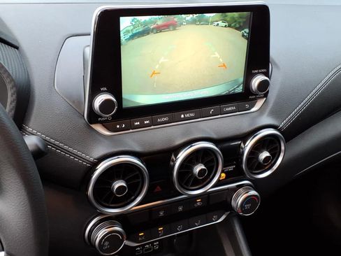Used 2025 Nissan Sentra SV FWD image 21