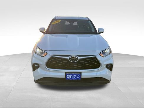 Used 2021 Toyota Highlander XLE image 9