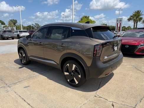 New 2026 Nissan Kicks SR FWD image 3