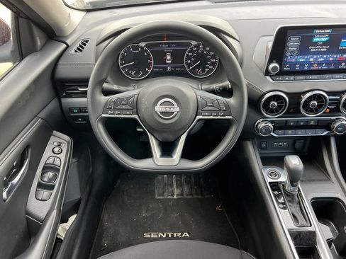 Used 2025 Nissan Sentra SV image 14