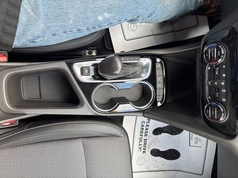 Used 2021 Buick Encore GX Select image 11