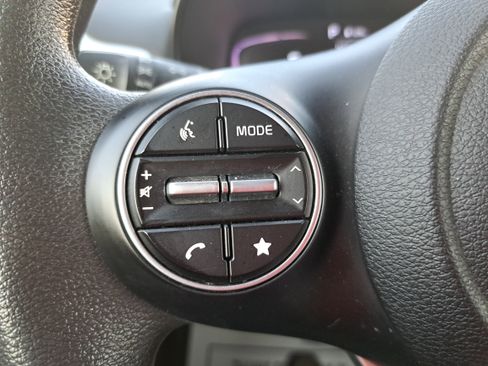 Used 2023 Kia Soul LX FWD image 16