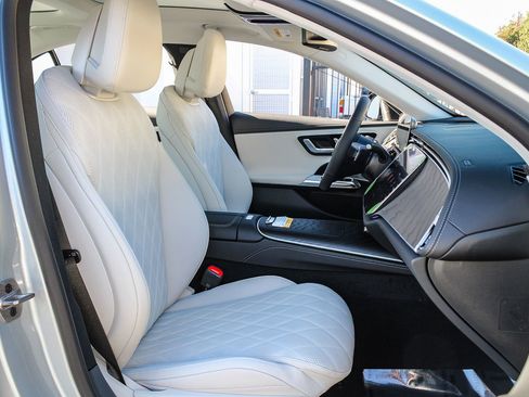 New 2026 Mercedes-Benz E 450 4MATIC Sedan image 16