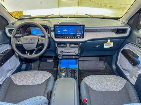 New 2025 Ford Maverick XLT w/ XLT Luxury Package image 24