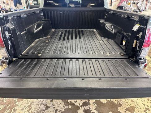Certified 2022 Toyota Tacoma TRD Off-Road AWD/4WD image 26
