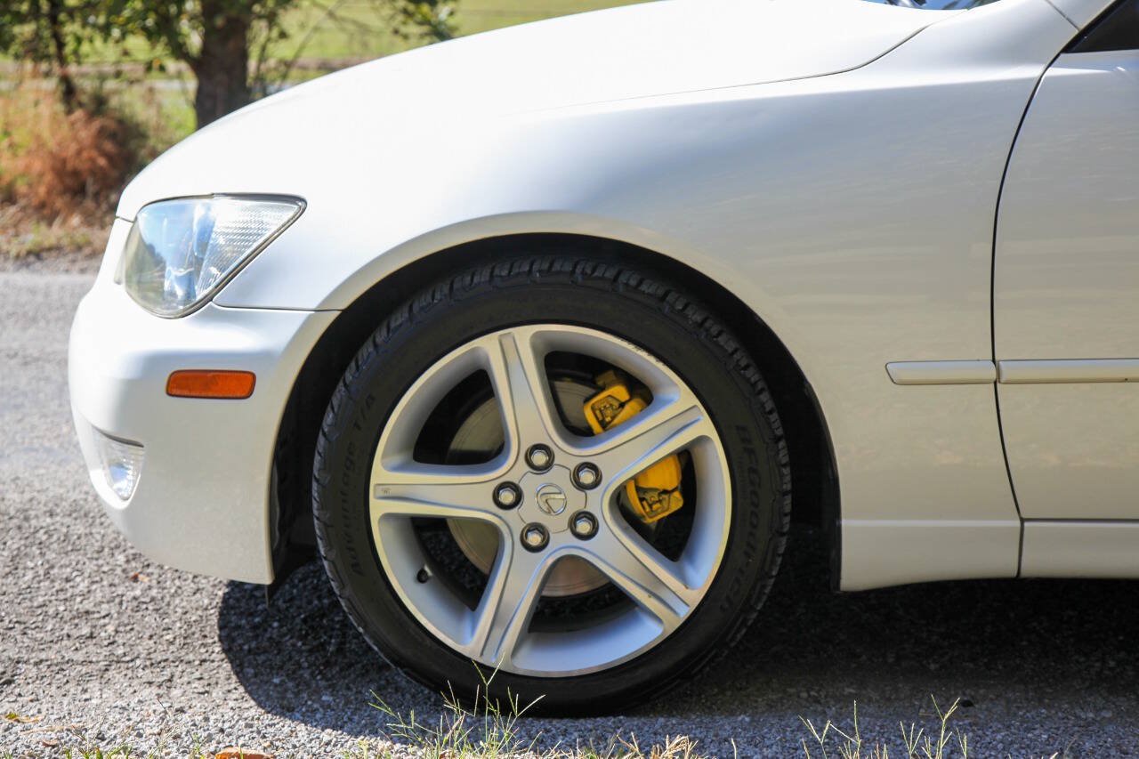 Used 2001 Lexus IS 300 w/ Leather Trim Pkg RWD image 10