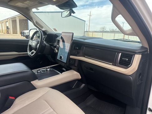 Used 2022 Ford Expedition Max Platinum AWD/4WD image 46