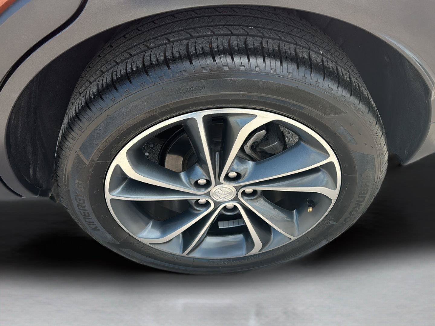 Used 2021 Buick Encore GX Essence w/ Advanced Technology Package FWD image 13