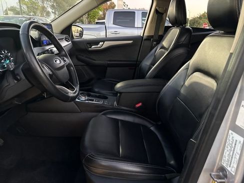 Used 2020 Ford Escape SEL image 9