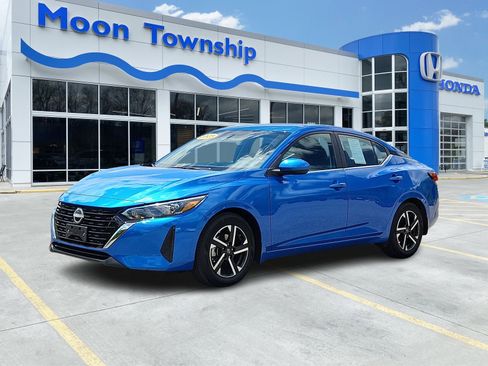 Used 2025 Nissan Sentra SV FWD image 3