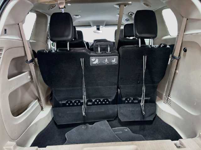 Used 2017 Chrysler Pacifica Touring-L FWD image 21