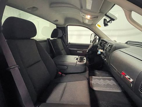 Used 2011 GMC Sierra 2500 SLE w/ SLE Preferred Package AWD/4WD image 42