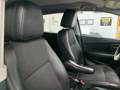 Used 2018 Chevrolet Trax LT w/ LT Convenience Package AWD/4WD image 27