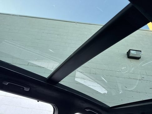 New 2025 Kia Sorento SX Prestige image 19