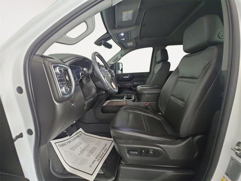 Used 2022 GMC Sierra 3500 Denali w/ Denali Ultimate Package image 9