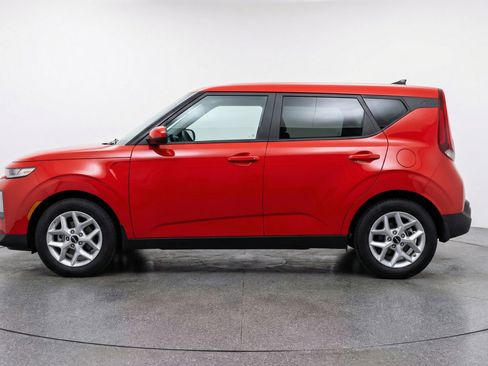 Used 2025 Kia Soul LX w/ LX Technology Package image 5
