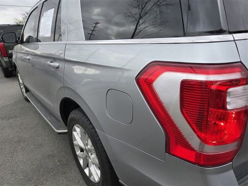 Used 2021 Ford Expedition XLT image 5