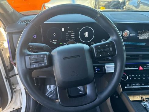 Used 2025 Hyundai Santa Fe Calligraphy image 25