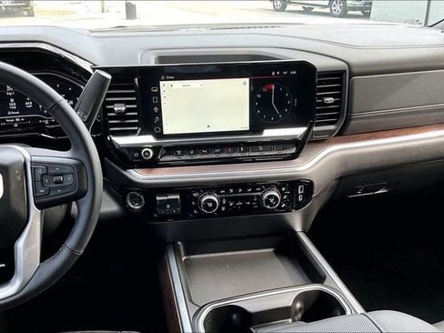 Used 2024 GMC Sierra 2500 SLT w/ SLT Premium Package AWD/4WD image 6