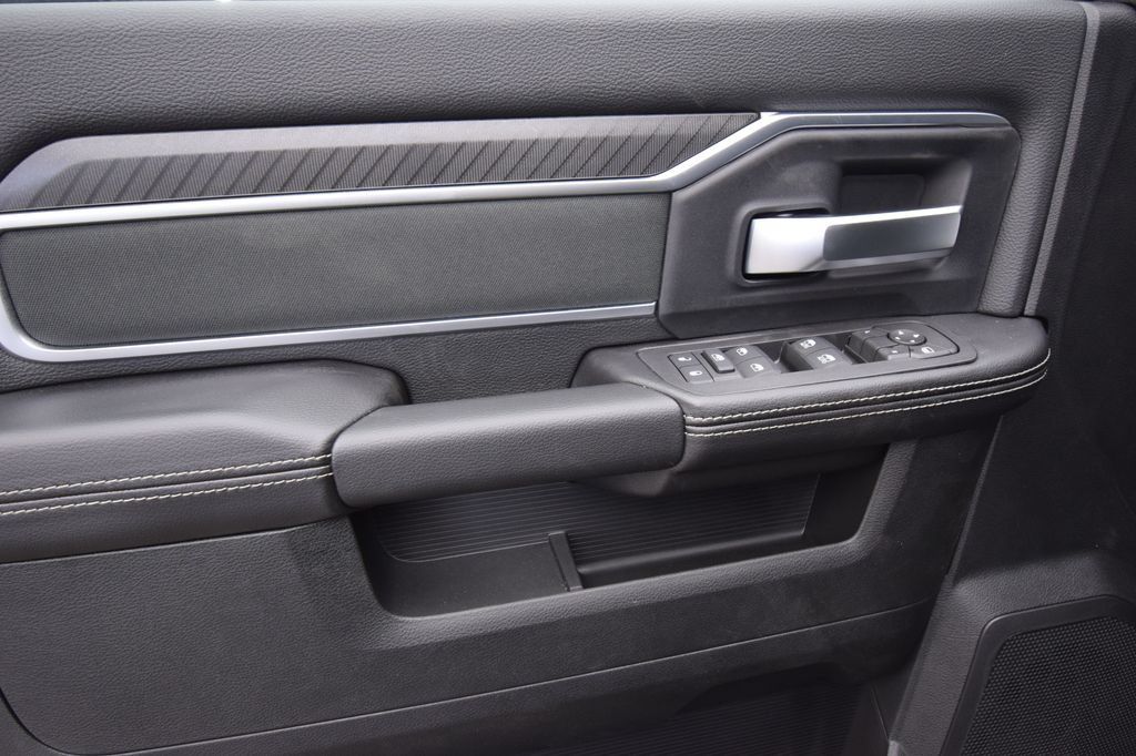 New 2026 RAM 5500 4x4 Crew Cab image 27