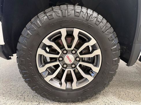 Used 2023 GMC Sierra 1500 AT4 AWD/4WD image 9