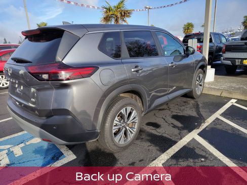 Used 2023 Nissan Rogue SV image 4