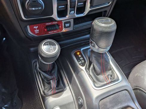 Used 2018 Jeep Wrangler Unlimited Rubicon AWD/4WD image 19