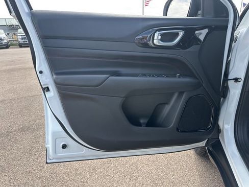 Used 2024 Jeep Compass Trailhawk image 22